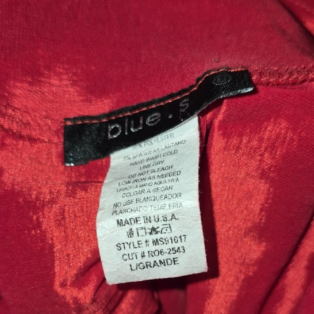 Elegant Red Women's Skirt - Picture 4 of 4